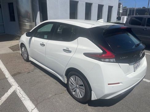 Used 2025 Nissan Leaf S FWD image 4