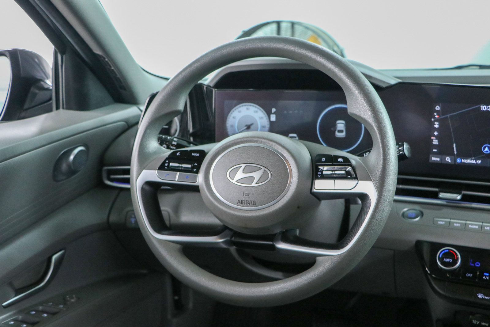 Used 2024 Hyundai Elantra SEL FWD image 12