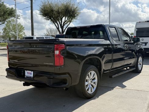 Used 2020 Chevrolet Silverado 1500 Custom w/ Custom Value Package image 5