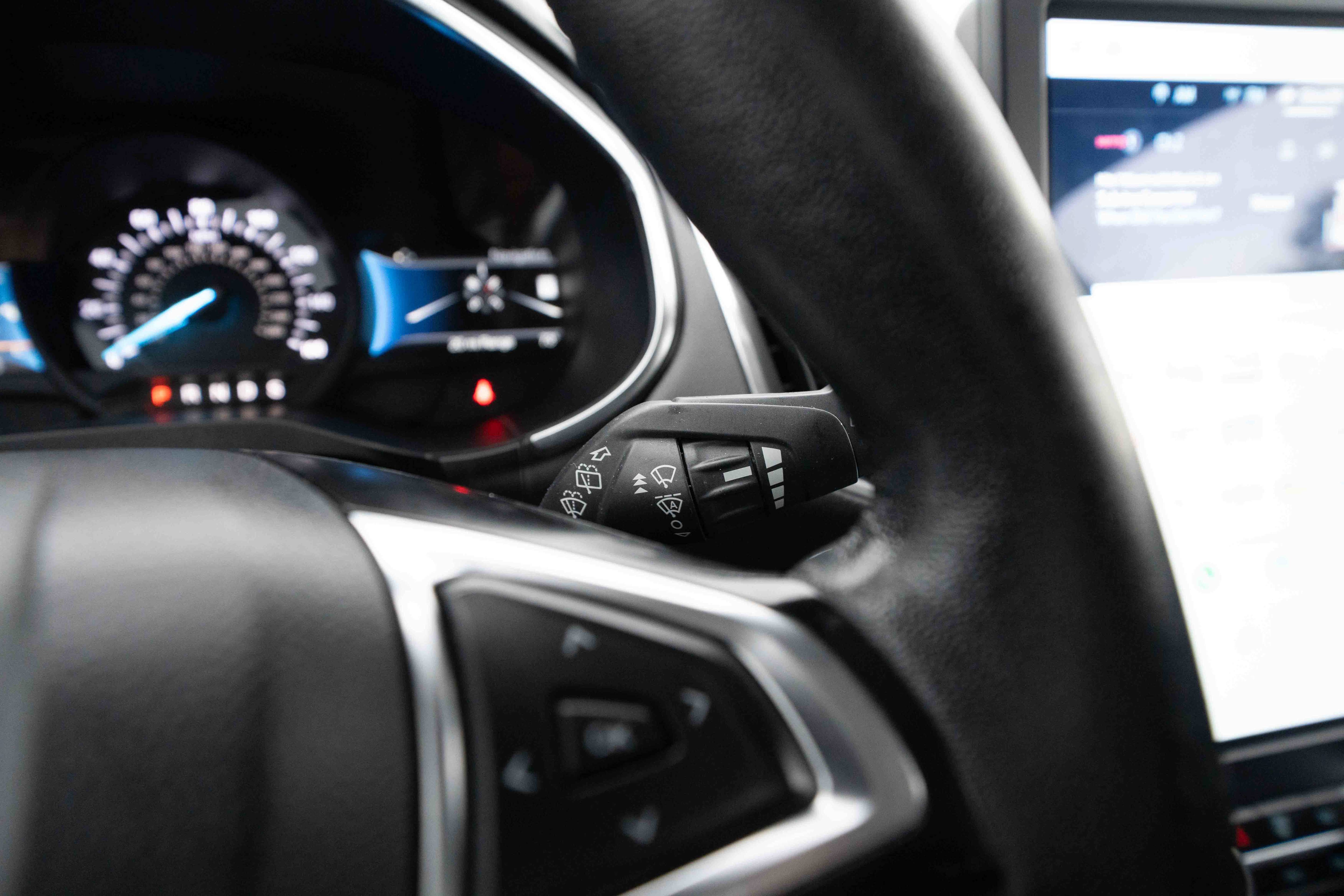 Used 2021 Ford Edge Titanium FWD image 14