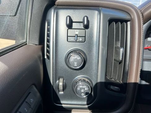 Used 2018 Chevrolet Silverado 1500 LTZ w/ LTZ Plus Package AWD/4WD image 31