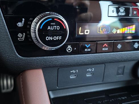 New 2026 Mitsubishi Outlander SEL image 21