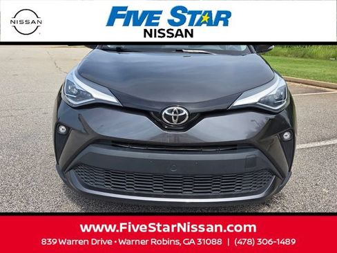 Used 2021 Toyota C-HR Limited FWD image 2