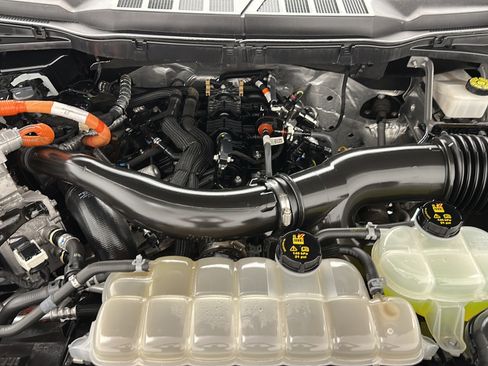 Used 2024 Ford F150 Lariat AWD/4WD image 23