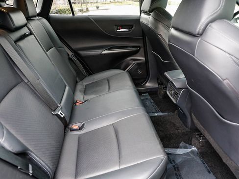 Used 2021 Toyota Venza Limited image 17