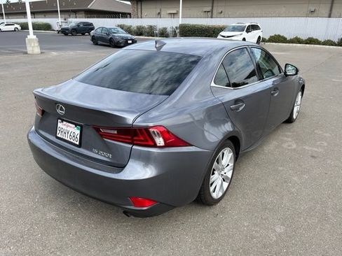 Used 2016 Lexus IS 200t RWD image 4