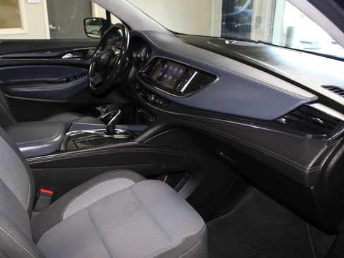 Used 2021 Buick Enclave Preferred FWD image 31