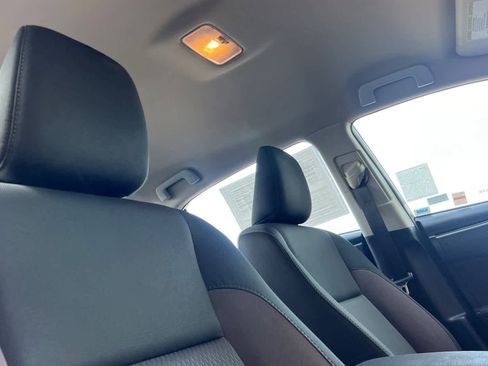 Used 2017 Toyota Corolla LE image 16