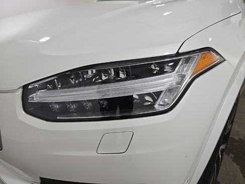 Used 2024 Volvo XC90 B6 Plus w/ Protection Package image 23