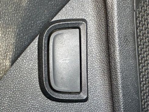 Used 2024 Chevrolet Blazer EV LT image 17