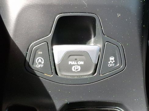 Used 2023 Jeep Renegade Latitude image 26