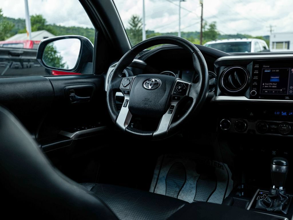 Used 2020 Toyota Tacoma Limited AWD/4WD image 27