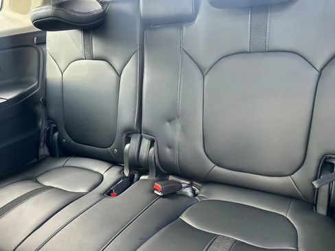 Certified 2023 Honda Pilot Touring image 17
