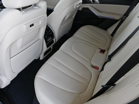 Used 2021 BMW X5 sDrive40i w/ Convenience Package RWD image 13