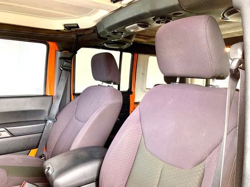 Used 2013 Jeep Wrangler Unlimited Sport image 14