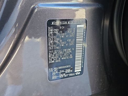 Used 2025 INFINITI QX80 Luxe image 25