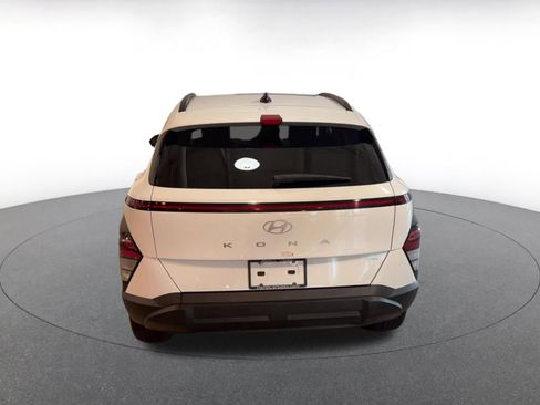 Used 2025 Hyundai Kona SEL image 12