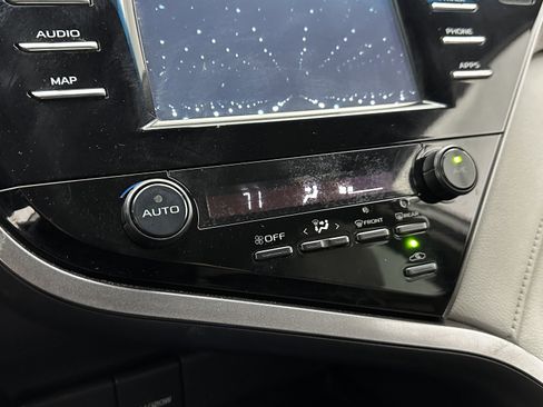 Used 2019 Toyota Camry SE image 13