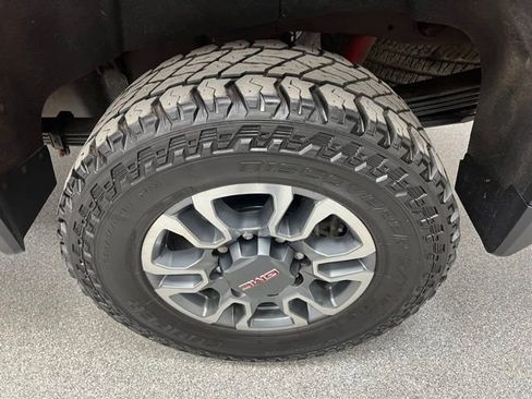 Used 2022 GMC Sierra 2500 SLT w/ SLT Convenience Package AWD/4WD image 17