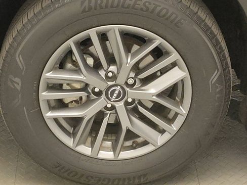Used 2022 Nissan Rogue S FWD image 31