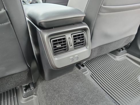 Used 2023 Toyota Crown XLE image 13