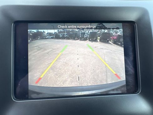 Used 2019 Jeep Cherokee Latitude Plus w/ Comfort/Convenience Group FWD image 22