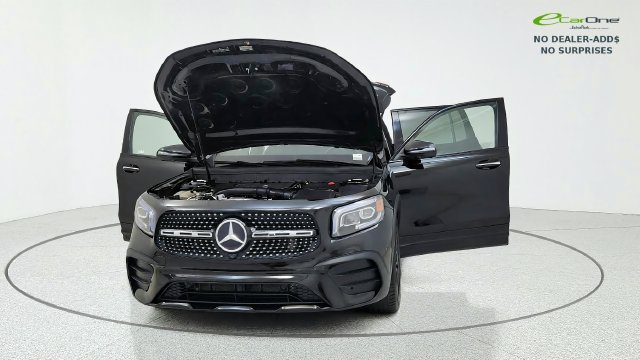Used 2023 Mercedes-Benz GLB 250 w/ AMG Line image 13