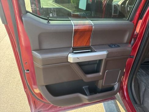 Used 2019 Ford F150 King Ranch w/ Equipment Group 601A Luxury AWD/4WD image 24