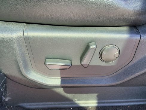 Used 2020 Ford F150 Lariat w/ Equipment Group 502A Luxury image 13