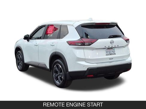 Certified 2026 Nissan Rogue SV FWD image 6