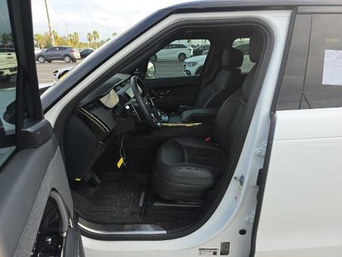 Used 2023 Land Rover Range Rover Sport SE image 10