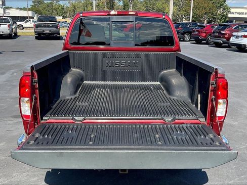 Used 2018 Nissan Frontier SV image 18