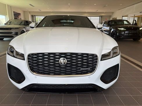 Used 2024 Jaguar XF R-Dynamic SE AWD/4WD image 8