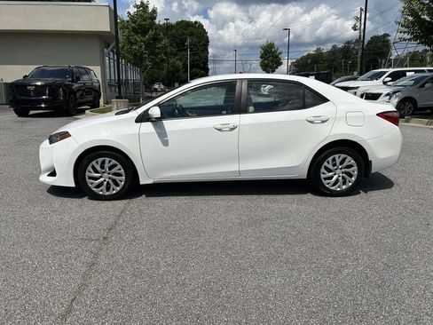 Used 2017 Toyota Corolla LE w/ Carpet Mat Package (TMS) FWD image 2