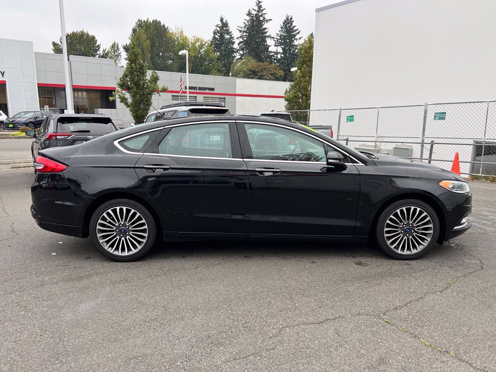 Used 2017 Ford Fusion SE AWD/4WD image 3