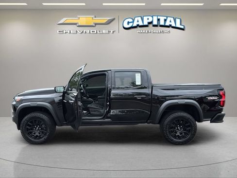Used 2025 Chevrolet Colorado Trail Boss AWD/4WD image 9