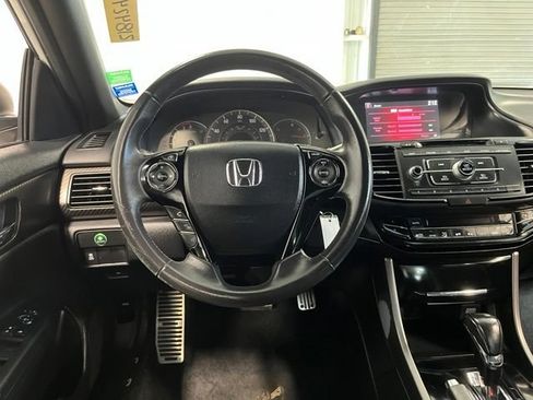 Used 2017 Honda Accord Sport image 21