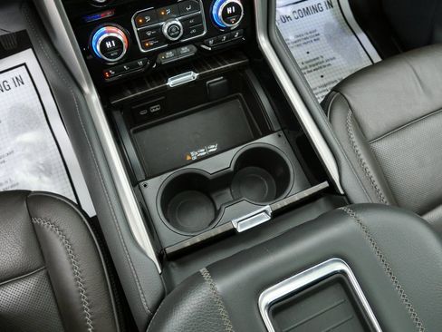 Used 2023 GMC Yukon Denali image 34