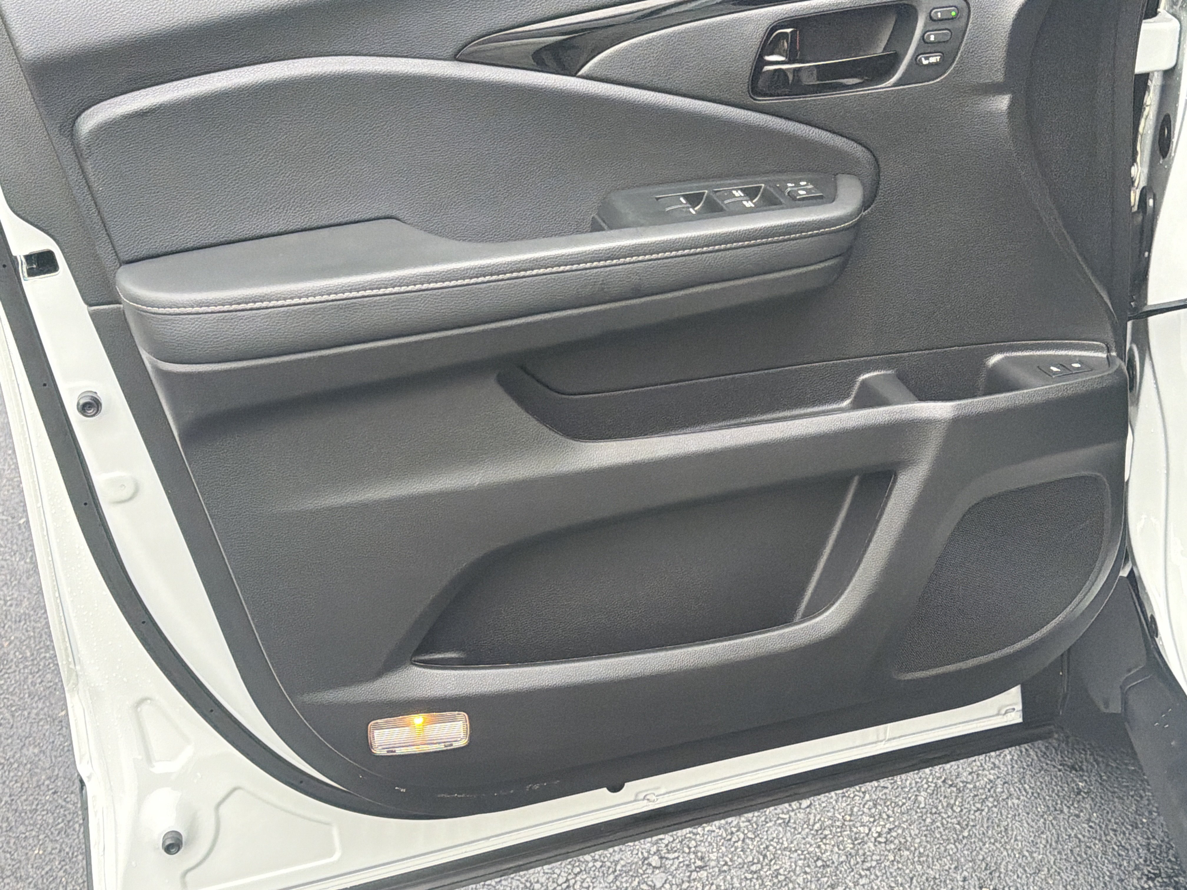 Certified 2023 Honda Passport Elite image 22