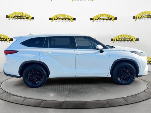 Used 2021 Toyota Highlander L FWD image 6