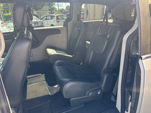 Used 2017 Dodge Grand Caravan SXT FWD image 7