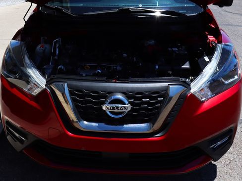 Used 2020 Nissan Kicks SR w/ SR Premium Package FWD image 56