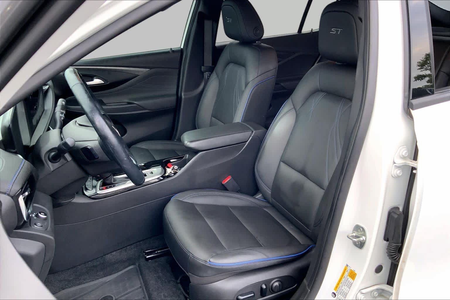 Used 2024 Buick Envista Sport Touring w/ Convenience I Package FWD image 7