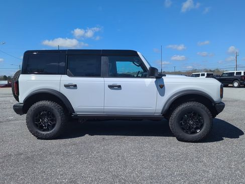 New 2026 Ford Bronco Badlands AWD/4WD image 2