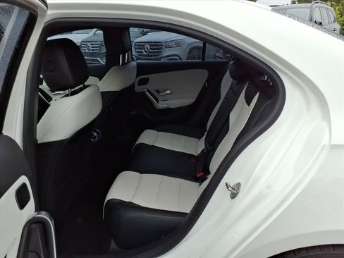 Used 2021 Mercedes-Benz A 220 4MATIC image 12