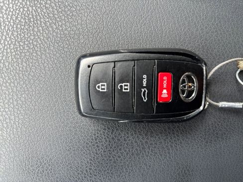 Used 2025 Toyota Camry SE FWD image 25