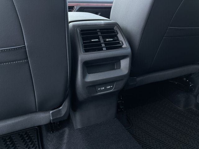 New 2025 Volkswagen Tiguan SE FWD image 25