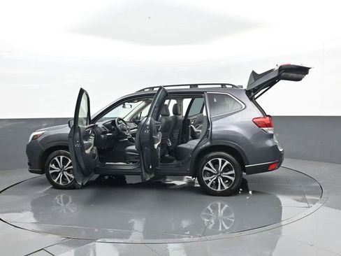 Used 2023 Subaru Forester Limited image 34