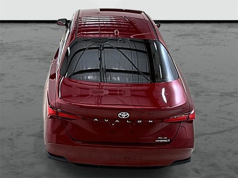 Used 2021 Toyota Avalon XLE w/ Carpet Mat Package (TMS) image 3