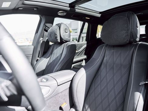 Used 2025 Mercedes-Benz Maybach GLS 600 Maybach GLS 600 image 47